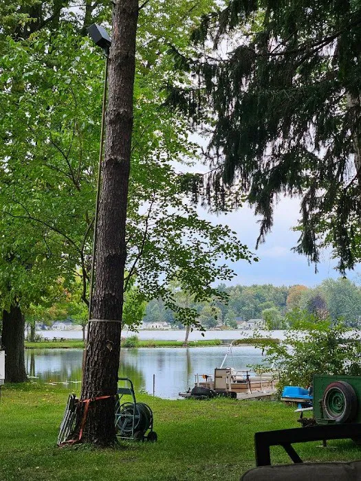 Potter Lake Shore Camp LLC Picture 6
