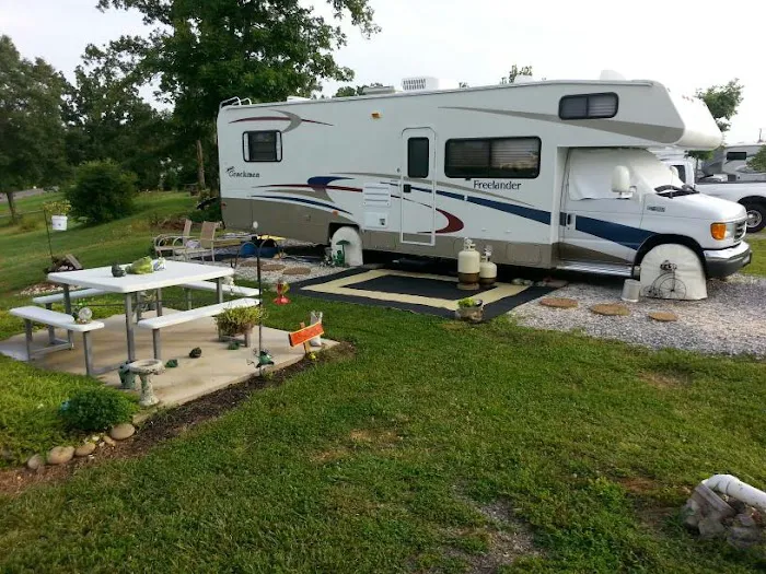 Lazy Acers RV Park Picture 5