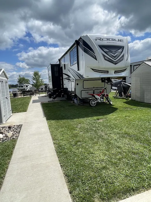 Eagle's Cove RV Resort Picture 2