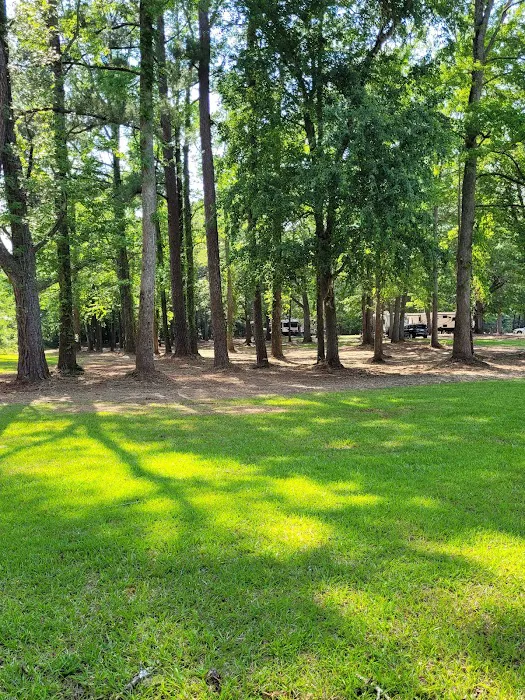 Whispering Oaks RV Resort Picture 4