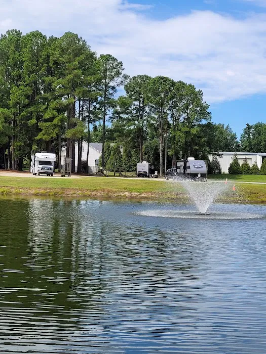Whispering Oaks RV Resort Picture 5