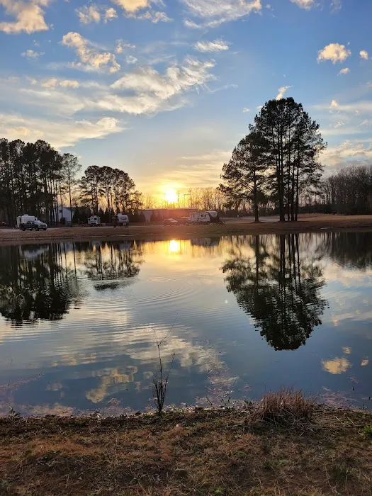 Whispering Oaks RV Resort Picture 9