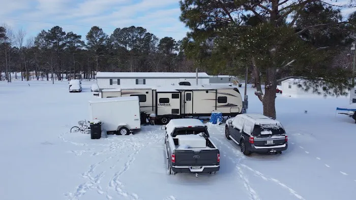 Treeside RV Park Picture 3