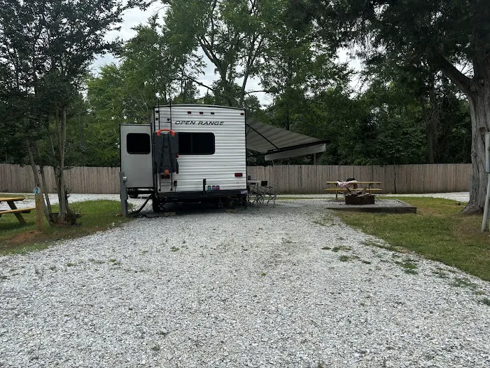 Lakeshore Family Campground Picture 5