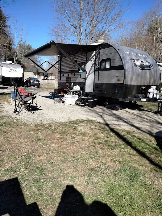 Orchard Lake Campground Picture 4