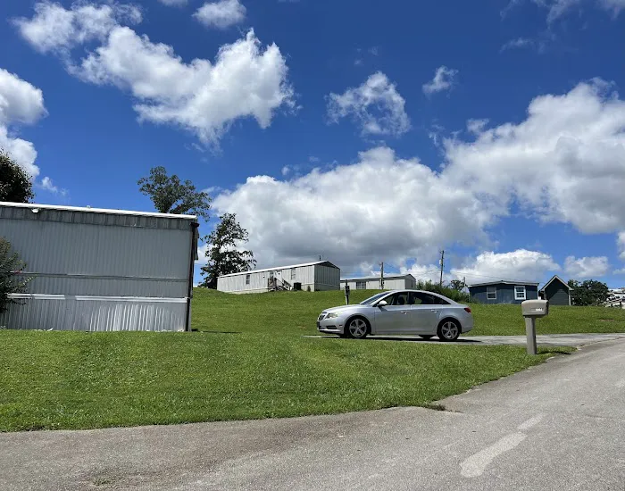 Auburn Hills Mobile Home Park Picture 7