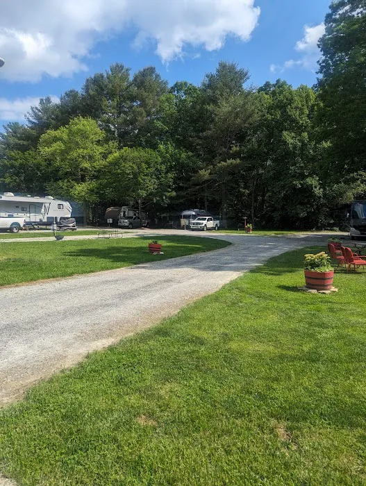 Red Gates RV Park Picture 1