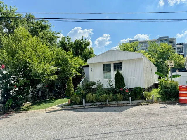 Central Mobile Home Village Picture 1