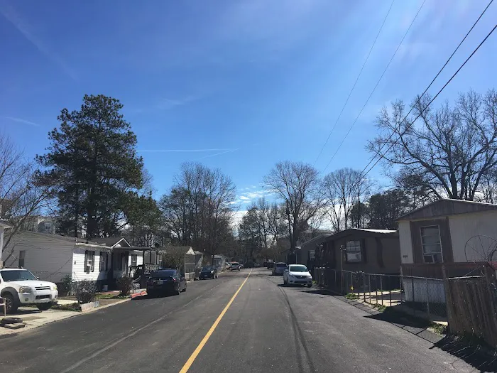 Central Mobile Home Village Picture 2
