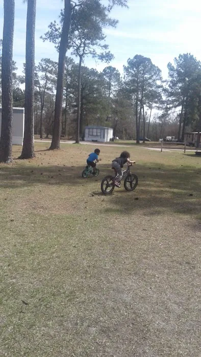 Wood Creek Mobile Home Park Picture 1