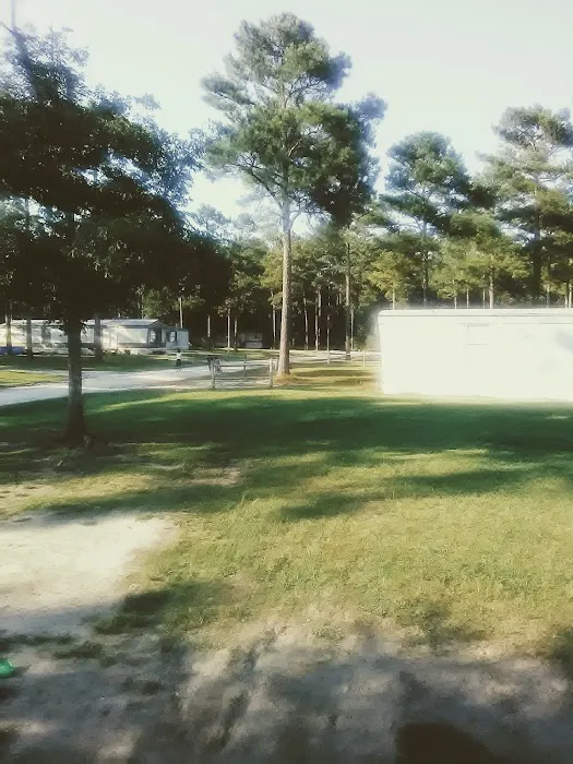 Wood Creek Mobile Home Park Picture 4