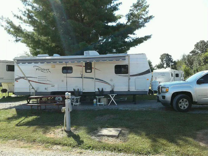 Mac's Lakes Resort Picture 1