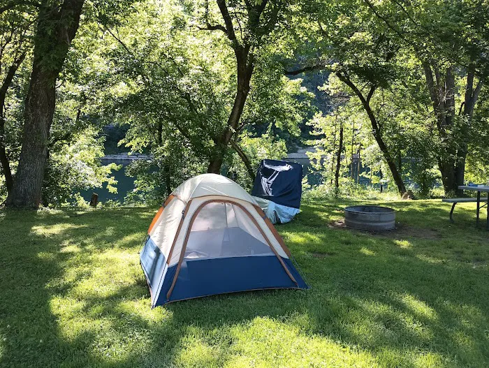 Camp On the Kentucky Picture 4