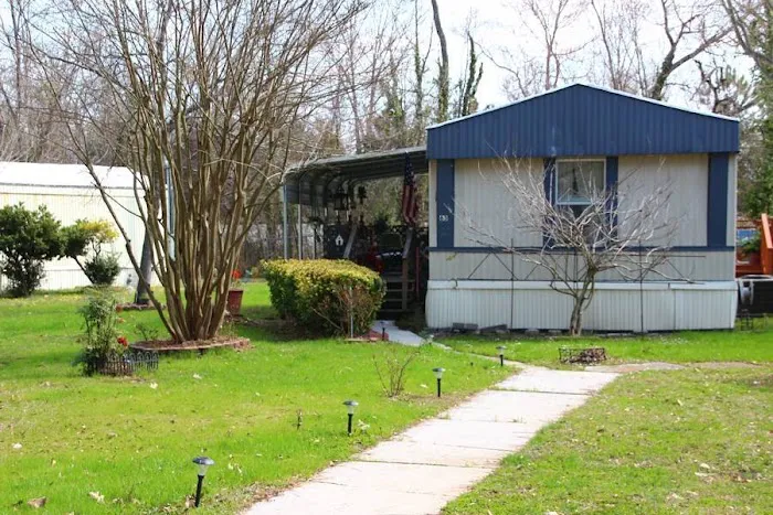 Whispering Pines Mobile Home Picture 2