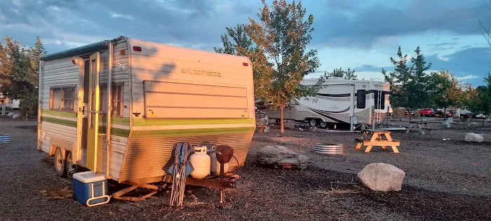 Campgrounds-R-Us Picture 1