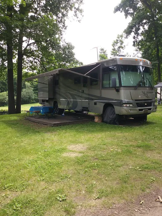 Oak Shores Resort Campground Picture 4