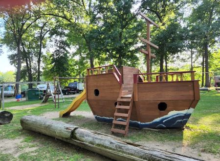 Oak Shores Resort Campground