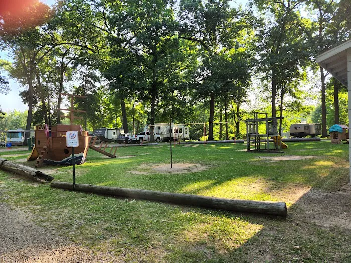Oak Shores Resort Campground Picture 2