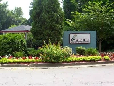 Lakeside Mobile Home Community Picture 2