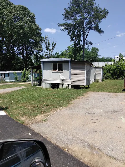 Forest Valley Mobile Home Park Picture 4
