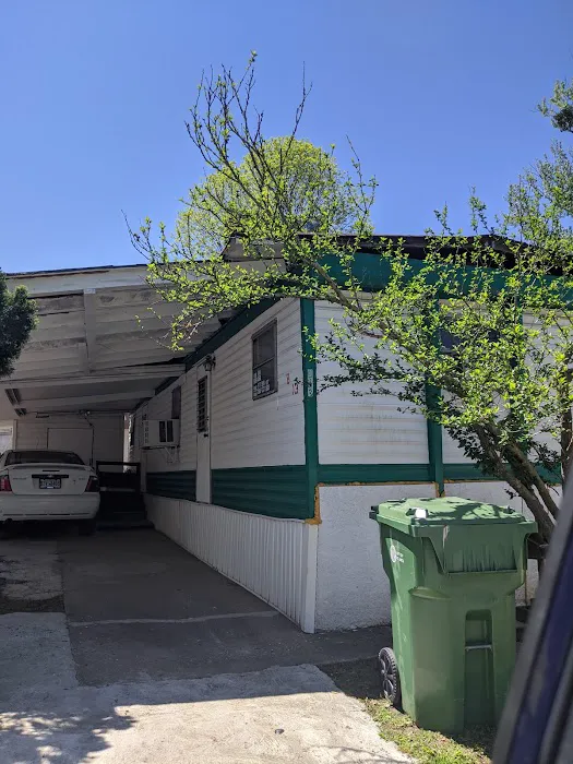 El Bosque Mobile Home Community Picture 9