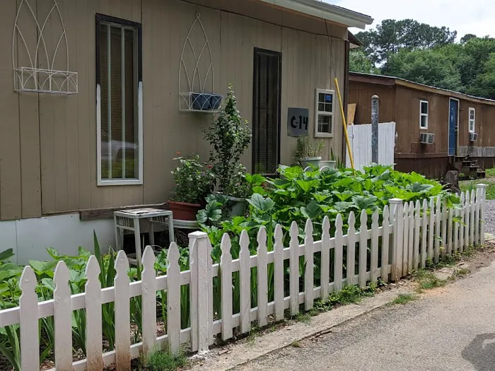 El Bosque Mobile Home Community Picture 4