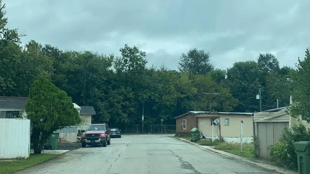 El Bosque Mobile Home Community Picture 6