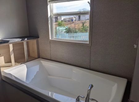 Hill Crest Plaza Mobile Home Community