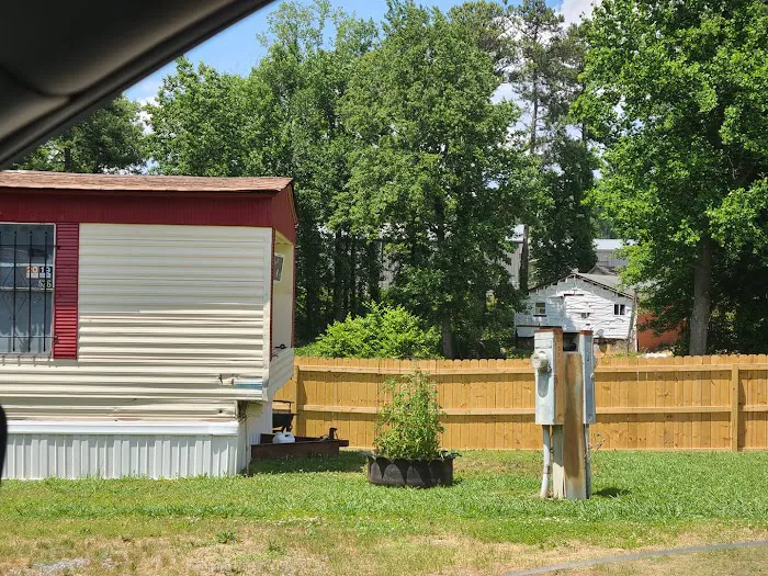 Hill Crest Plaza Mobile Home Community Picture 8