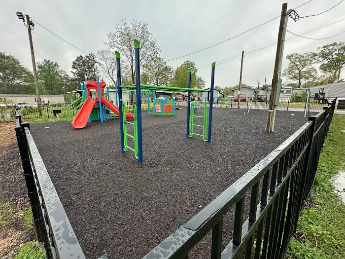 Hill Crest Plaza Mobile Home Community Picture 2