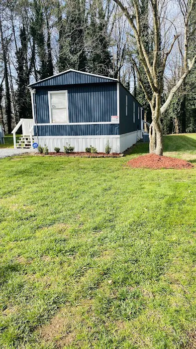 Trailwood Mobile Home Park Picture 4