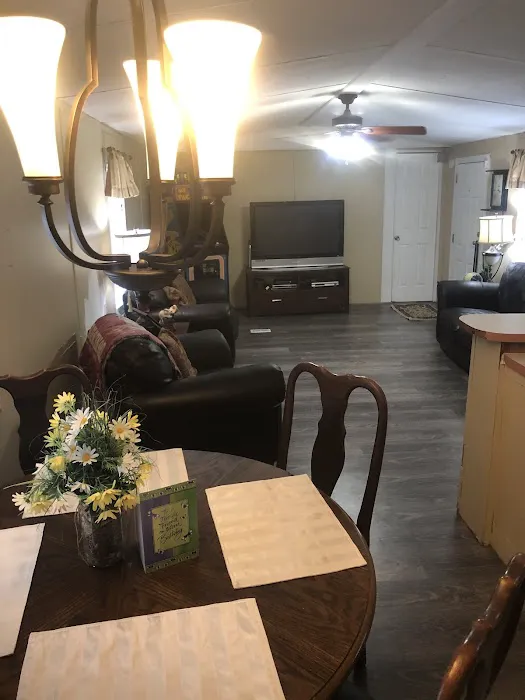 Trailwood Mobile Home Park Picture 2