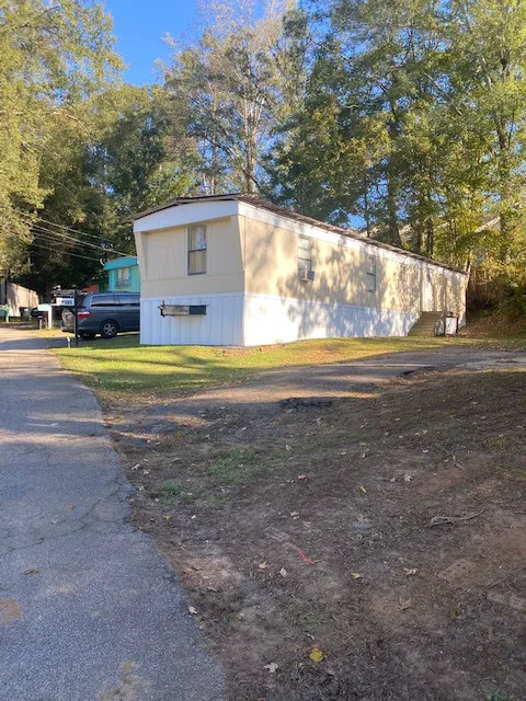 Lawrence Mobile Home Estates Picture 5