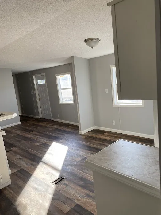 Lawrence Mobile Home Estates Picture 9