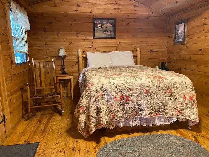 Shipshewana North Park Amish Log Cabin Lodging & Campground Picture 9