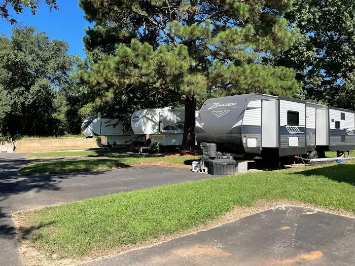 Riverside Estates Mobile Home & RV Park Picture 8