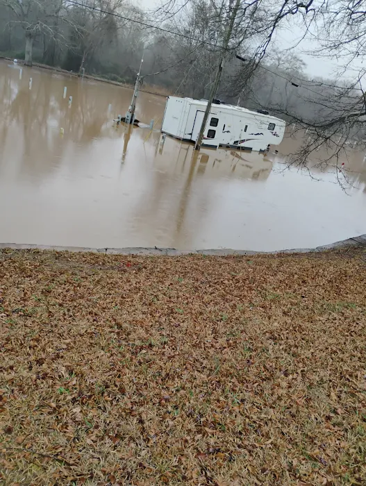 Riverside Estates Mobile Home & RV Park Picture 10