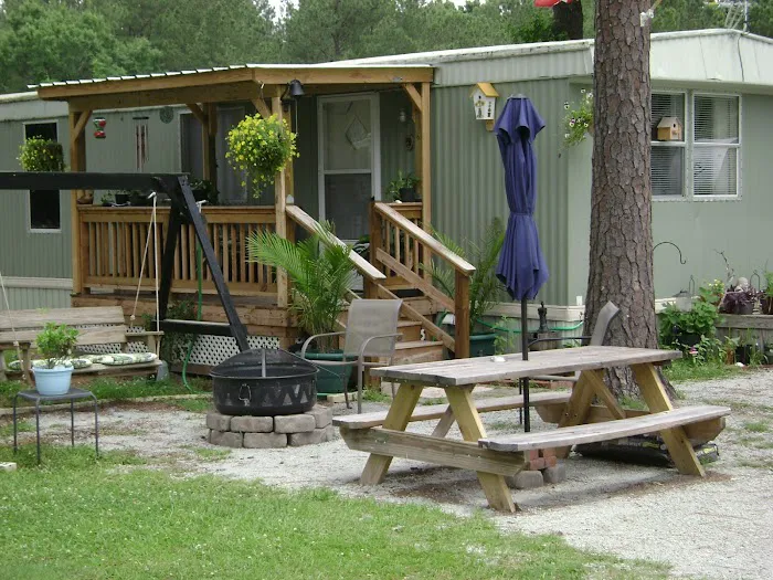 Bridgeton RV & Mobile Home Village Picture 9