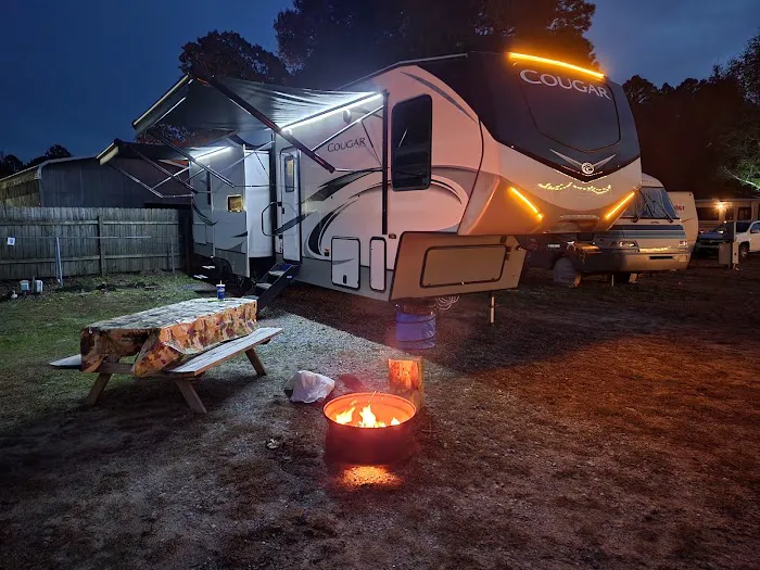 Moonlight Lake RV Park and Cottages Picture 1