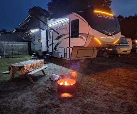 Moonlight Lake RV Park and Cottages