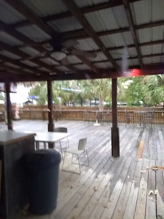 Lake View Camping & Game Room (Bar) Picture 5