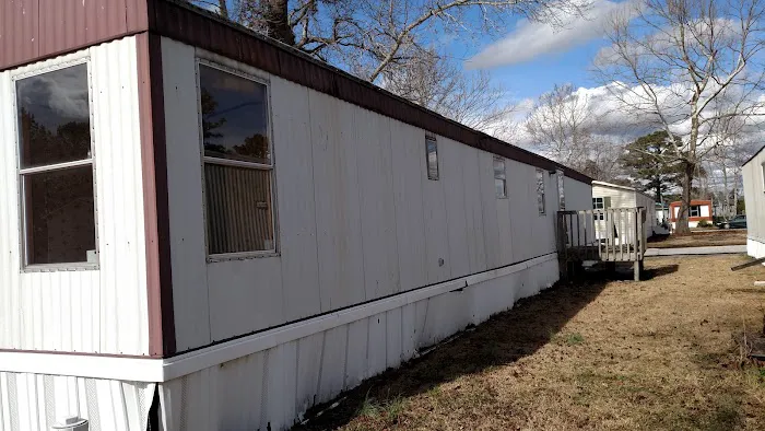 Collins Estates MHP- Midway Park Picture 8