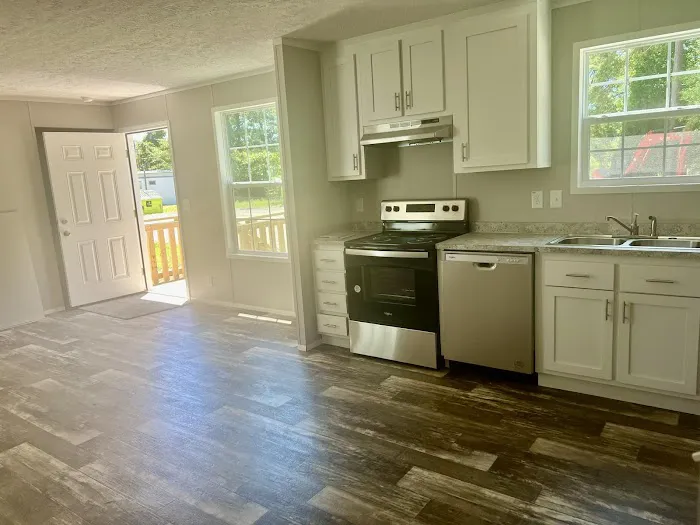 American Way Mobile Home Community Picture 6