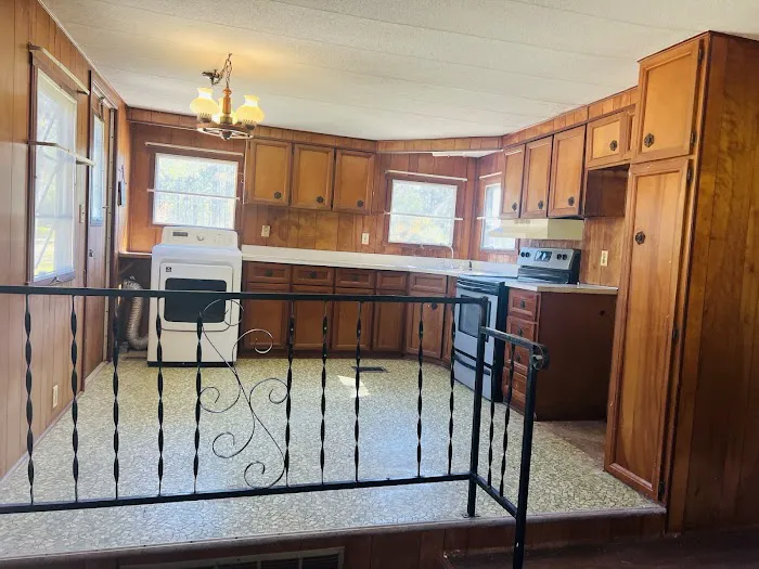 American Way Mobile Home Community Picture 8