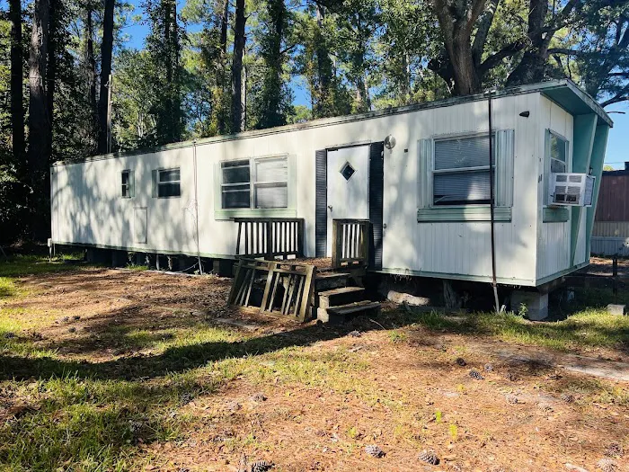 American Way Mobile Home Community Picture 4