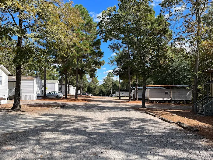 Riverwoods RV Park Picture 7