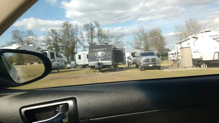 A & A DeLaigle Jr Camper Park Picture 4