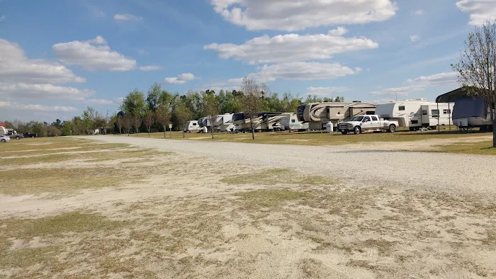 A & A DeLaigle Jr Camper Park Picture 3