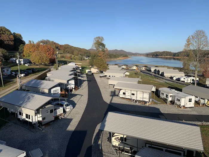 Webb's Lakefront Campground Picture 4