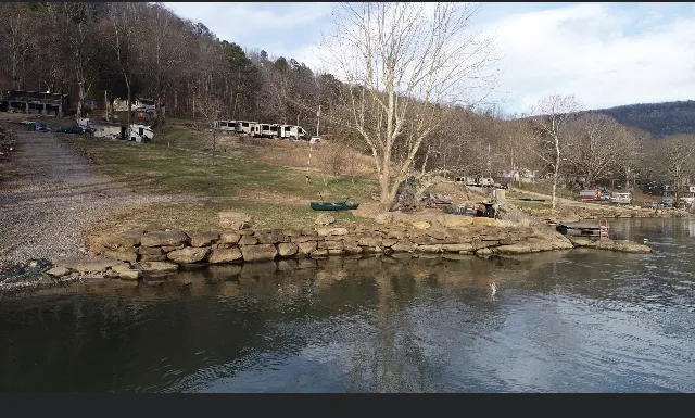 River Life RV Resort Picture 3